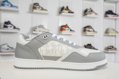 迪奧/Dior B27 Oblique Galaxy Low Top Sneakers B27系列低幫復古真皮百搭運動休閒板鞋 
貨號：3SN272ZIR16536
尺碼：38 39 40 41 42 43 44 45 46