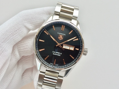 TAG泰格豪雅 卡萊拉系列WAR201A.FC6266 商務休閒款 中英文雙歷腕表 41毫米直徑 搭載2836 自動機械機芯 316L精鋼可配真皮錶帶 原裝折疊扣。TAG泰格豪雅 卡萊拉系列WAR201A.FC6266 商務休閒款 中英文雙歷腕表 41毫米直徑 搭載2836 自動機械機芯 316L精鋼可配真皮錶帶 原裝折疊扣。