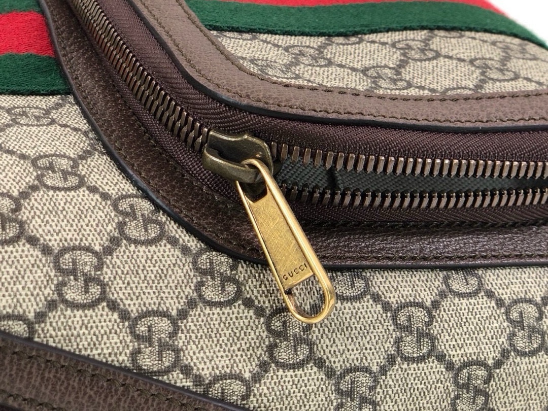 【原廠拉鍊】Ophidia系列小號背包，標誌性的紅綠條織帶搭配雙G配件，棕色皮革滾邊，經典又簡單時尚的款式～款號547965啡，尺寸23x29x14