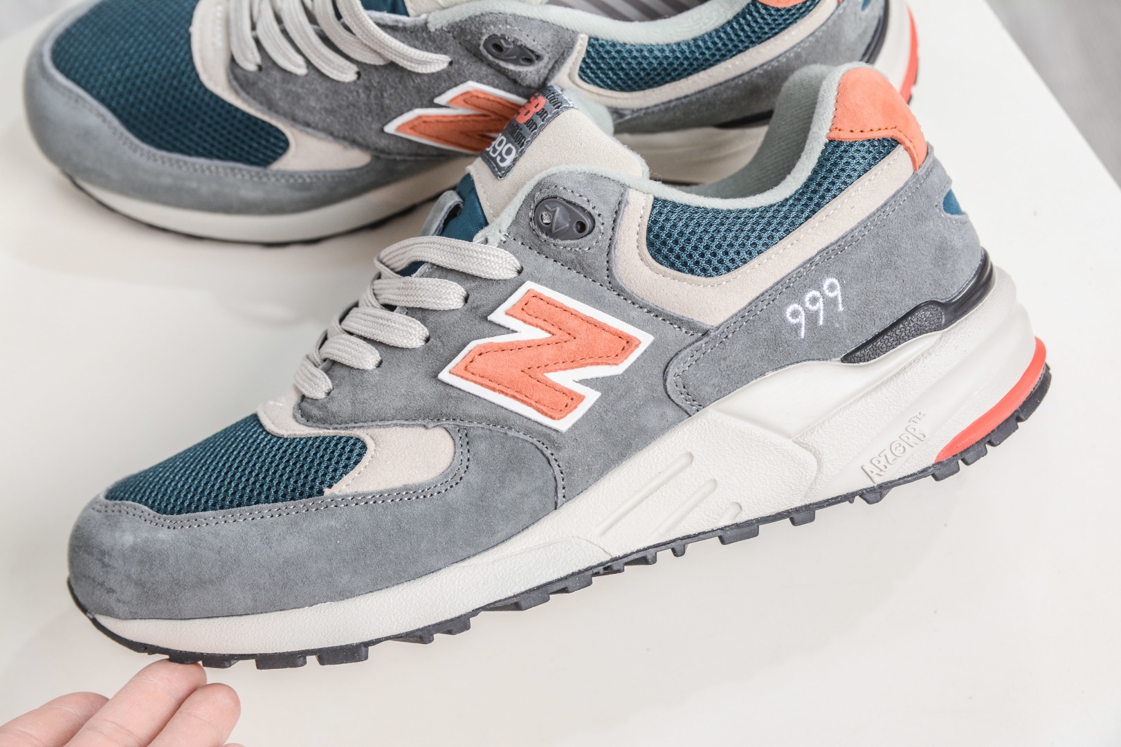 New Balance NB999系列 
貨號：ML999AD
Size：39.5 40 40.5 41.5 42 42.5 43 44