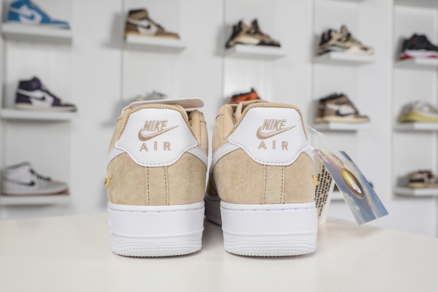 NK Air Force 1 '07 Low 麂皮黃白 
貨號：IQ9964 200
Size：36 36.5 37.5 38 38.5 39 40 40.5 41 42 42.5 43 44 44.5 45