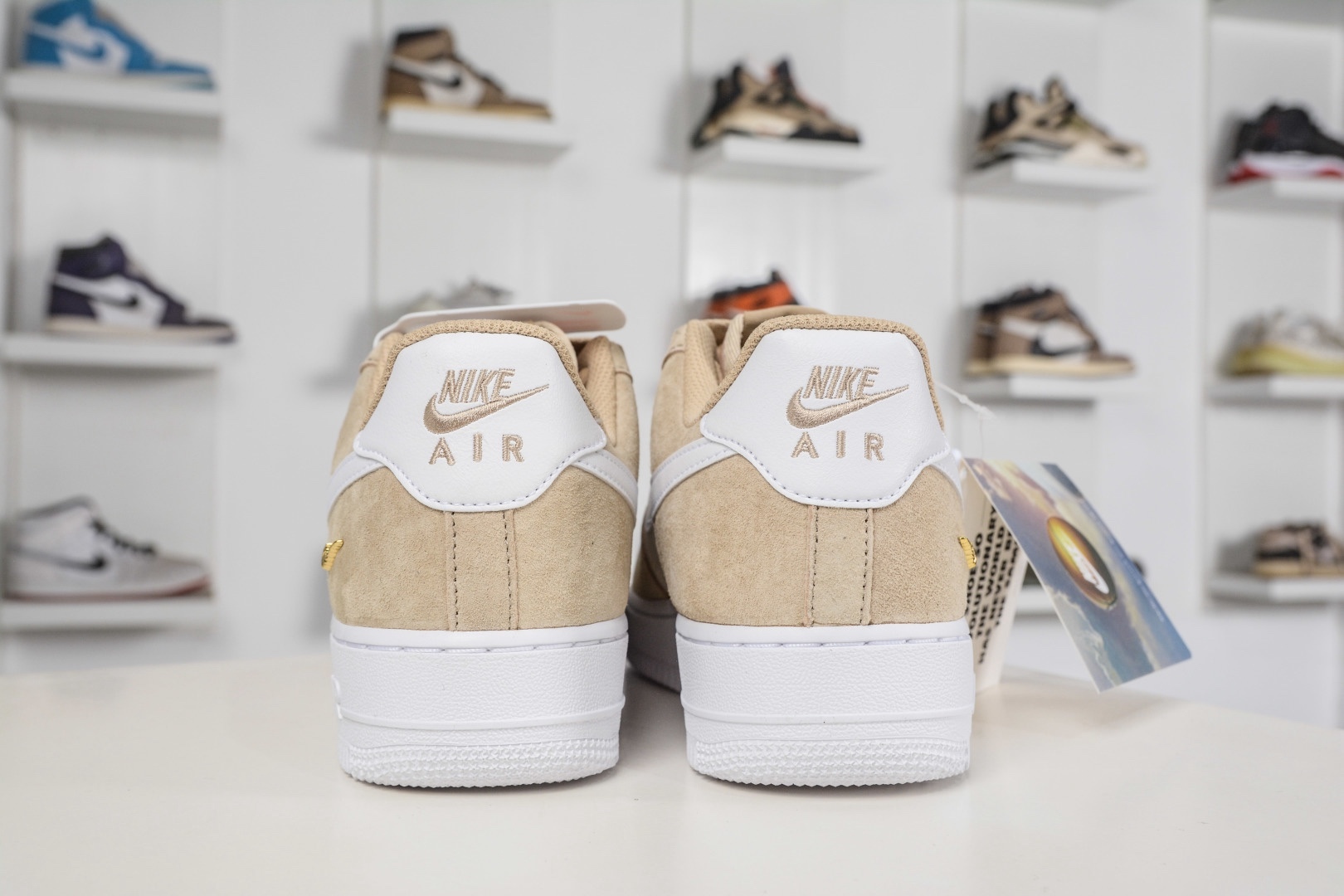 NK Air Force 1 '07 Low 麂皮黃白 
貨號：IQ9964 200
Size：36 36.5 37.5 38 38.5 39 40 40.5 41 42 42.5 43 44 44.5 45