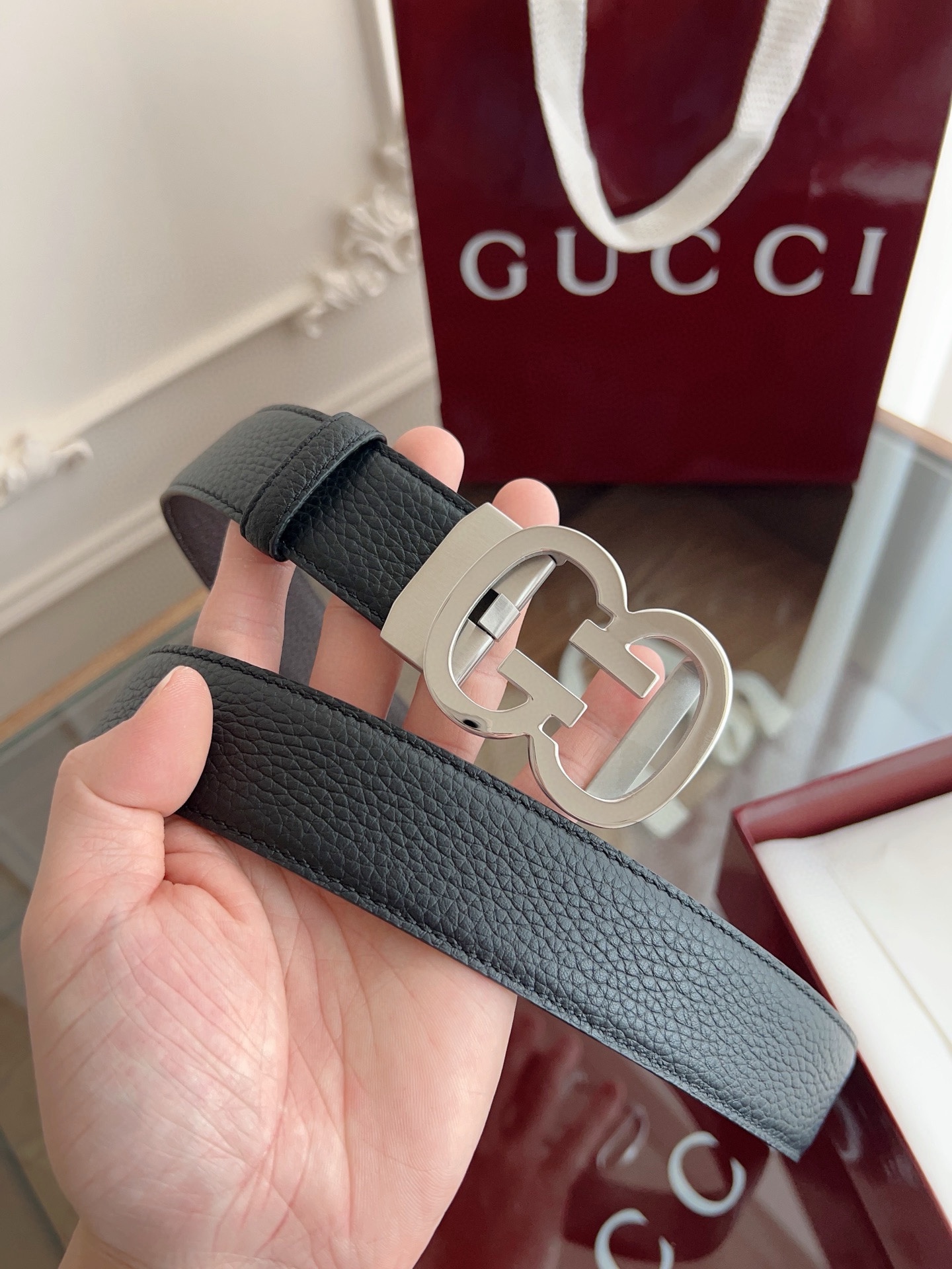 Gucci 古馳 自動平滑扣腰帶 精鋼打造五金 寬度35MM寬 雙面頭層牛皮 自由裁剪設計。