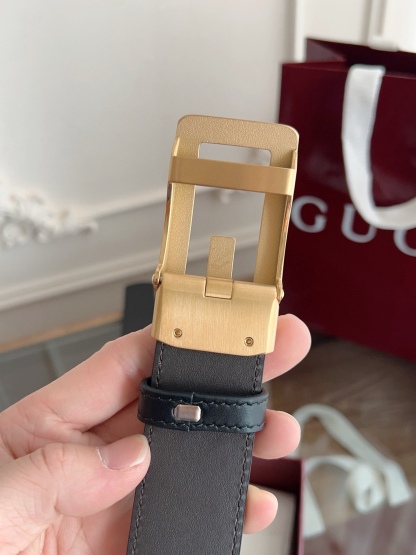 Gucci 古馳 自動平滑扣腰帶 精鋼打造五金 寬度35MM寬 雙面頭層牛皮 自由裁剪設計。