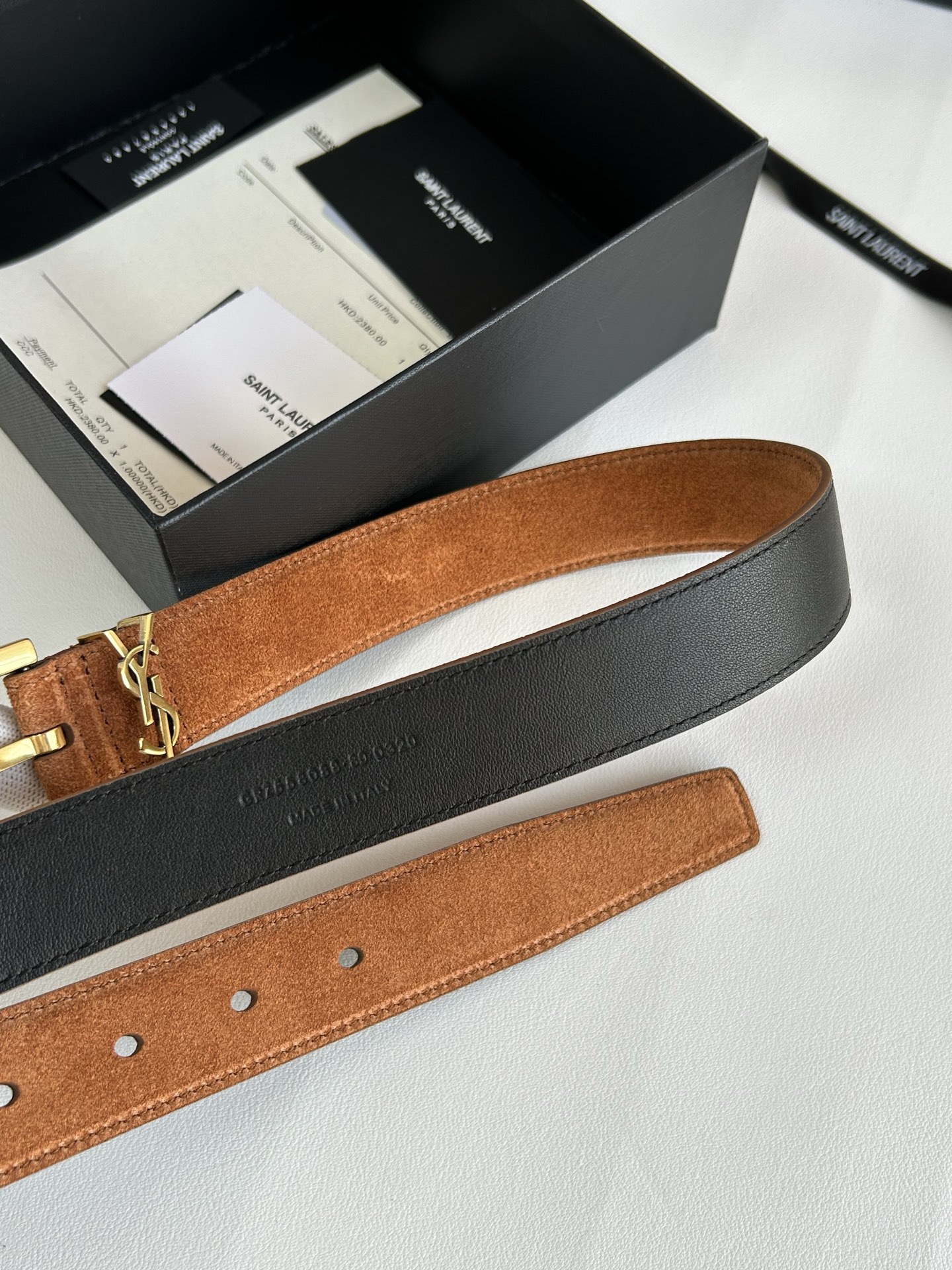 聖羅蘭 女士腰帶，進口小牛皮 配以CASSANDRE 標識腰帶環。古銅色金銀五金可選。精緻優雅的設計，寬度3.0cm