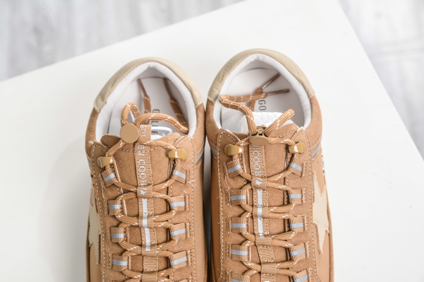 Golden Goose Super-Star 厚底抽繩休閒時尚復古做舊星星板鞋 
Size：35 36 37 38 39 40