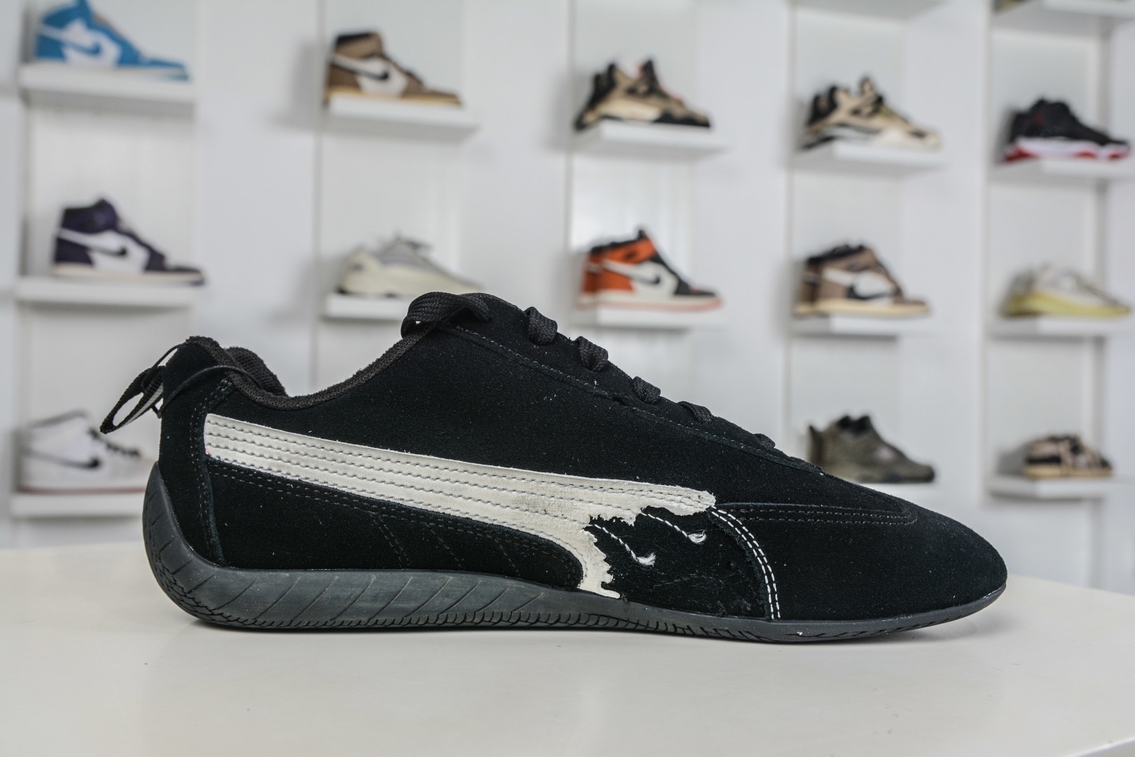 Balenciaga x Puma 彪馬 Speedcat 巴黎世家聯名款低幫休閒鞋 
貨號：847146 WSDSD 1090
尺碼：36 37 37.5 38 38.5 39 40 40.5 41 42 42.5 43 44 45 46