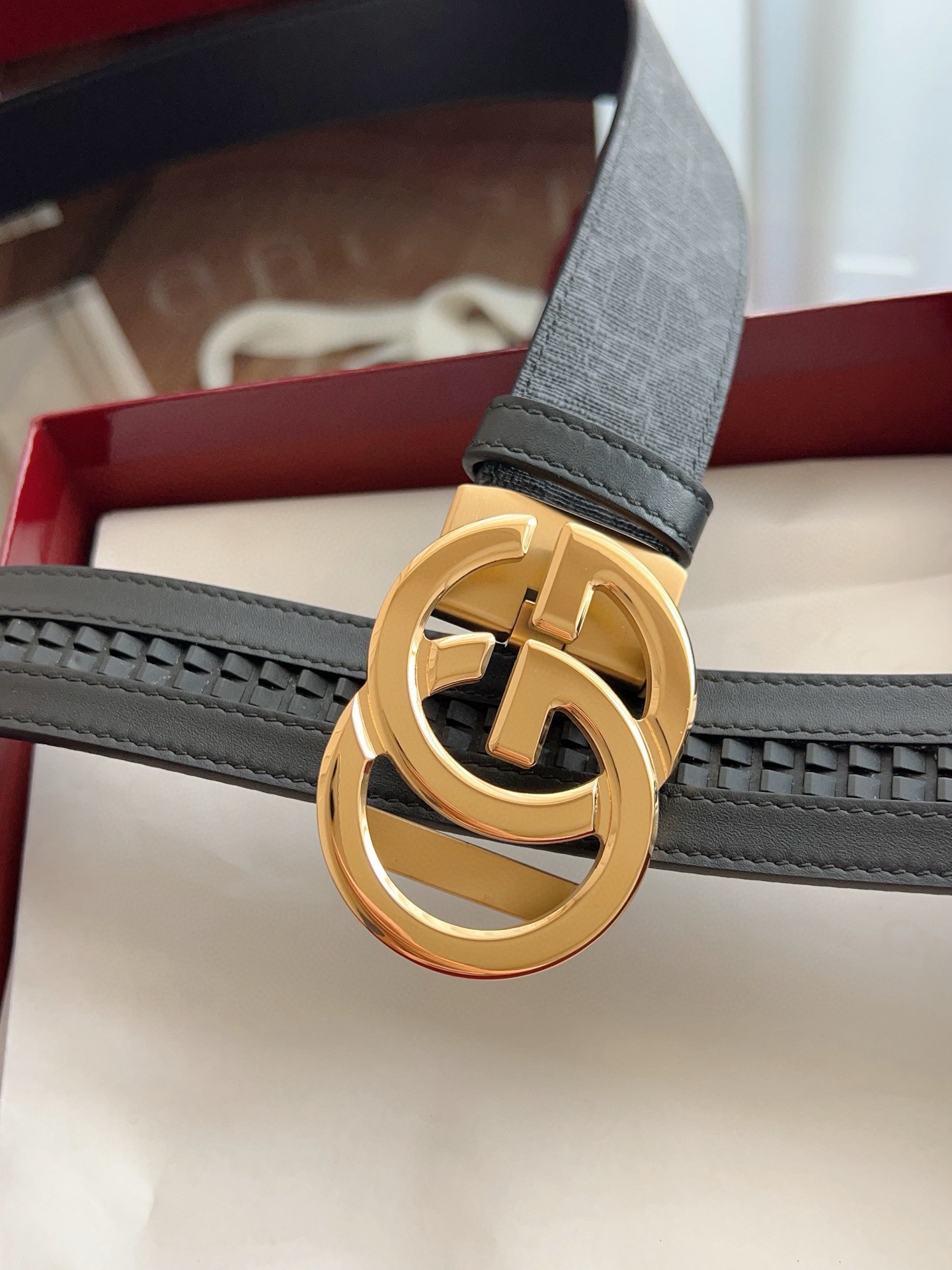 Gucci 古馳 自動平滑扣腰帶 精鋼打造五金 寬度35MM寬 雙面頭層牛皮 自由裁剪設計。