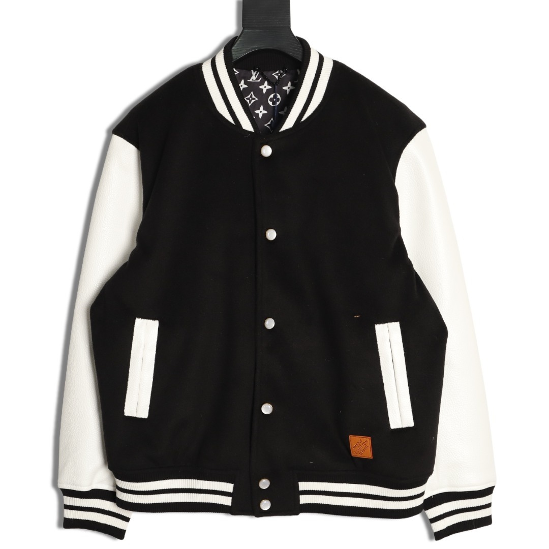 LOUIS VUITTON/路易威登LV 拼色皮袖棒球服外套
對不起讓你們久等了，拿到正品就開始張羅這件衣服所有的事情！
單單面料來講我就定做了一個多月，顏色成分一比一的還原！面料成分有%65的羊毛，%15天然絲%10的氨綸%10絨⚠️混合定織而成，總的克重有900多克！還有最為關鍵的是它的色牢度，絕對不會褪色！袖子用的澳洲進口小牛皮，加工定型，上色，水洗，紋路保留了原有的顆粒結構！厚實飽滿圓潤！
刺繡使用進口毛巾繡機器，先把每個圖案繡在毛詹上，在用紅外線激光雕刻出來，再有縫紉機進行固定，