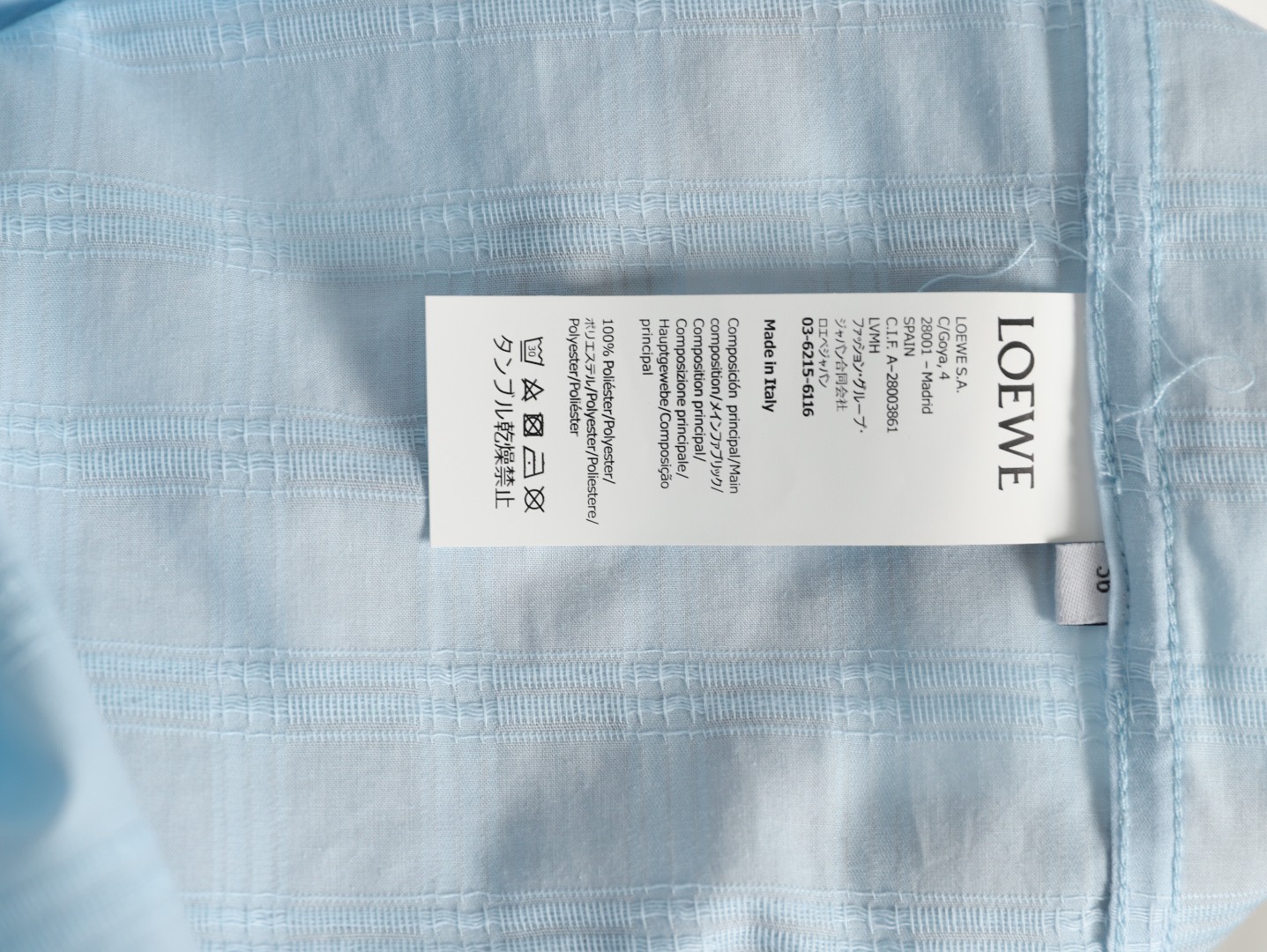 🔝LOEWE羅意威 Anagram 刺繡口袋格子短袖襯衫
定制雲紋高支提花格料，採用進口機刺繡工藝，精度高，線條流暢而細膩，紅外線定位裁床，通過紅外發射器和紅外接收器來實現對材料的精准定位，精度可達到微米級別，面料都經過砂洗，手感質感更佳，不易變形，不易縮水，不易褪色，保持長久的美觀，定制輔料，寬松版型
B Size：36 38 40 42