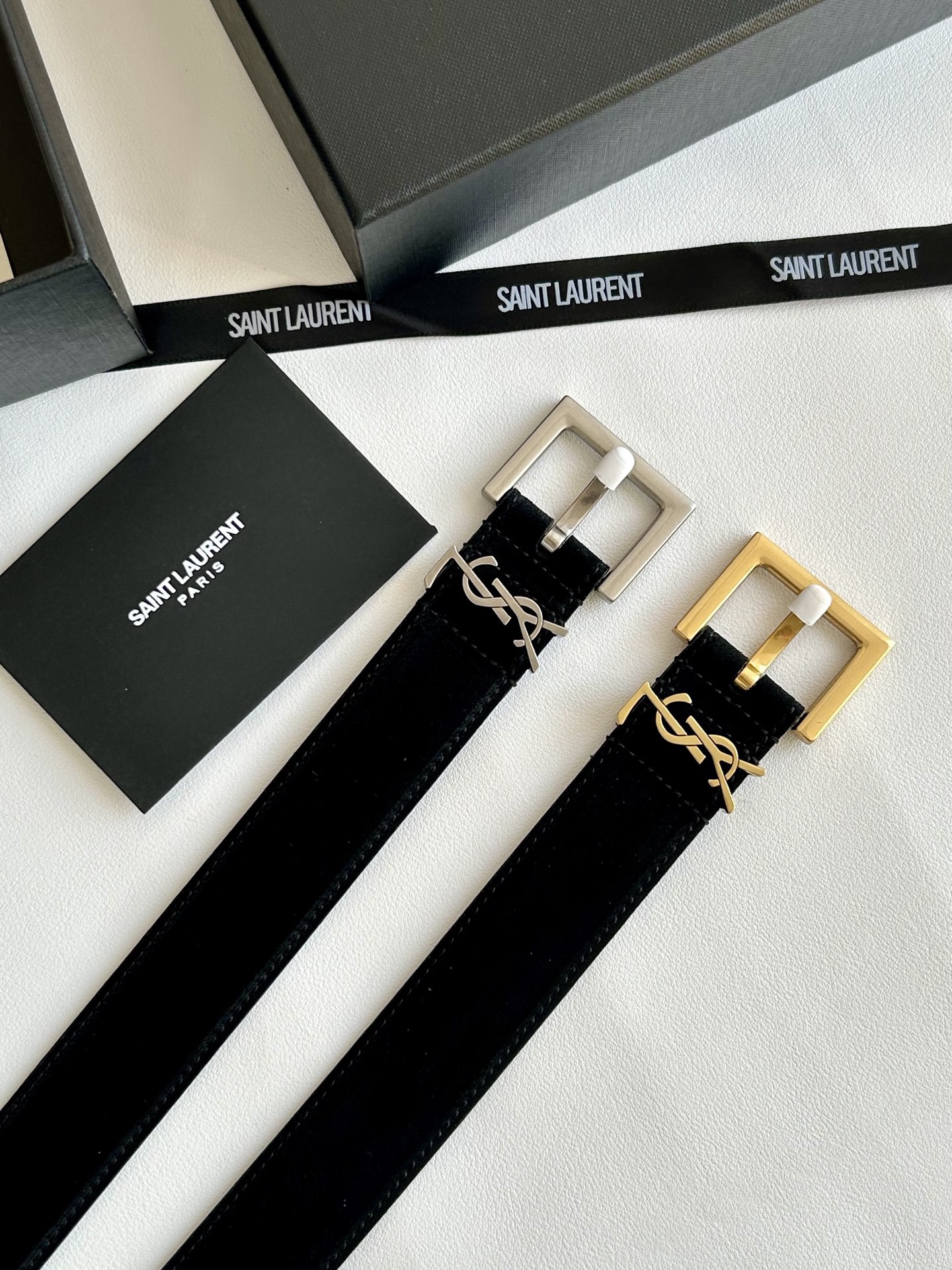 聖羅蘭 女士腰帶，進口小牛皮 配以CASSANDRE 標識腰帶環。古銅色金銀五金可選。精緻優雅的設計，寬度3.0cm