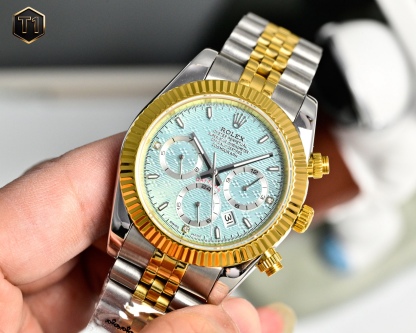 年度新款強力推薦
🔥經典日誌系列-多功能腕表🔥
防表屆最高版本⌚️勞力士⌚️ 複雜系列六針男表[愛心]爆款[愛心] 多功能腕表。
1⃣️搭載原裝進口9100星期月份月相動能功能機芯機械表！
2⃣️錶盤上採用經典獨家高級奢華稜紋 突顯出這款腕表的華貴氣質[呲牙]
3⃣️錶帶採用進口316鋼帶腕表！
4⃣️表鏡採用雙卜藍寶石鏡面！
5⃣️透視底蓋！
6⃣️直徑41毫米，厚度10毫米！
腕表功能匯集星期/月份/日期/月亮/太陽等功能於一身，最佳男士商務腕表真正的標配！為高端腕表的代表之作！
榮譽出品