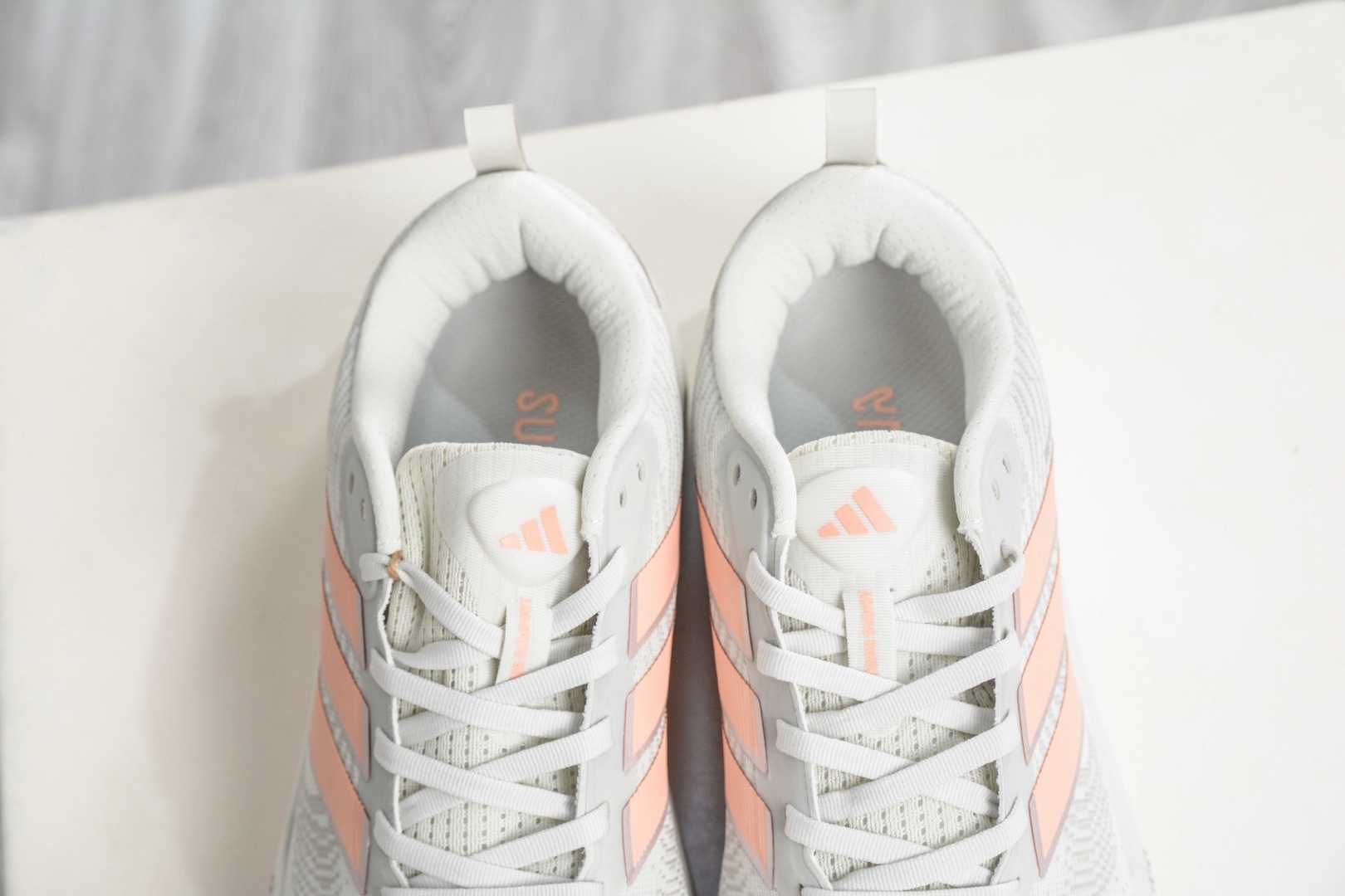 阿迪達斯 領航系列 Adidas Supernova EASE 2 W 馬拉松專業賽事休閒運動跑步鞋 
貨號: KJ8676
尺碼: 36 36.5 37 38 38.5 39 40
