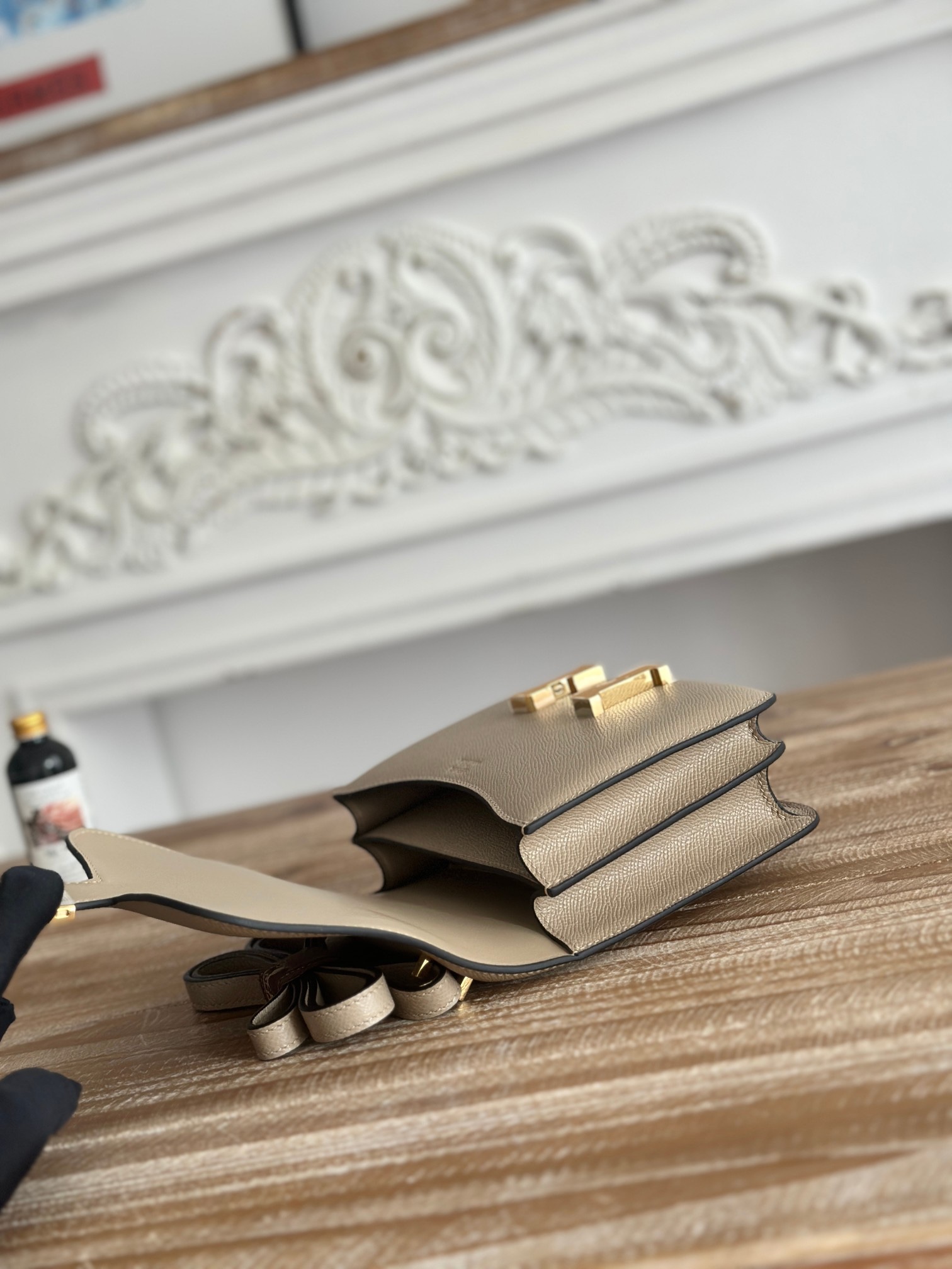 康康  空姐包  
constance  19cm  
epsom掌紋小牛皮  半收工  蠟線縫製