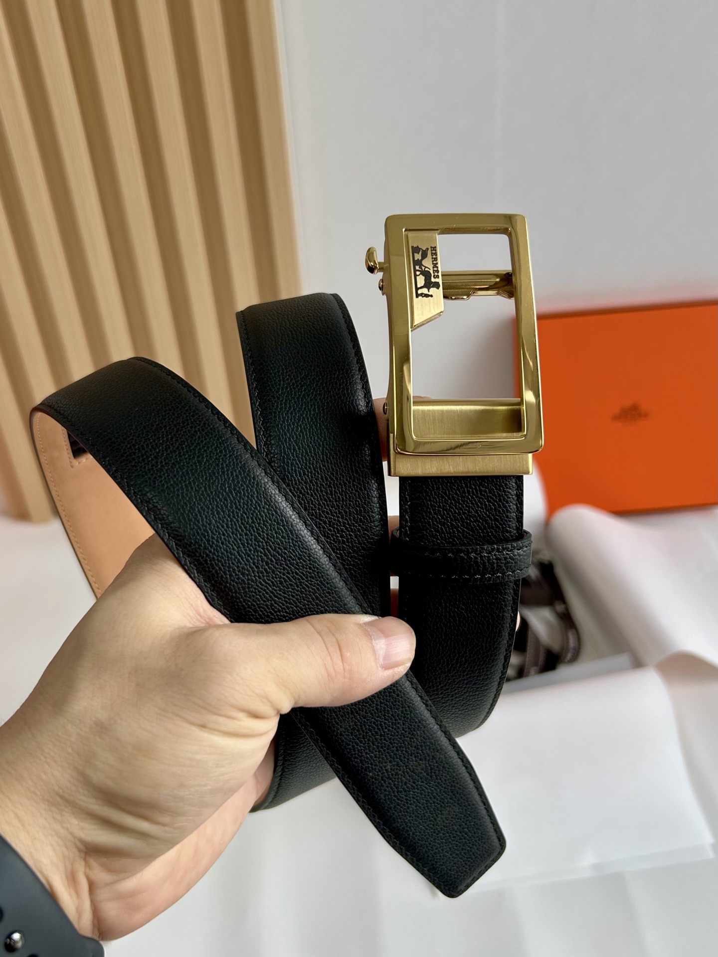 【H家】 新款紋路小牛皮腰帶，寬度3.5cm，搭配新款不鏽鋼自動扣，手感極佳、可以任意裁剪、永恆而經典！轉圖必大賣