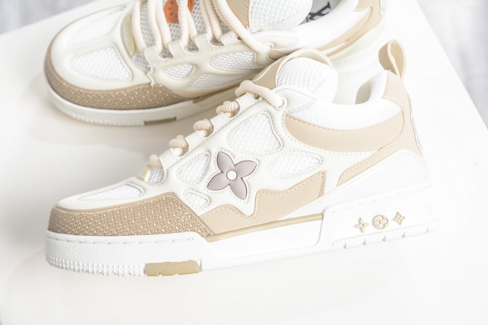 Louis Vuitton Trainer Skate lv時裝走秀運動鞋  
尺碼：36 37 38 39 40 41 42 43 44 45