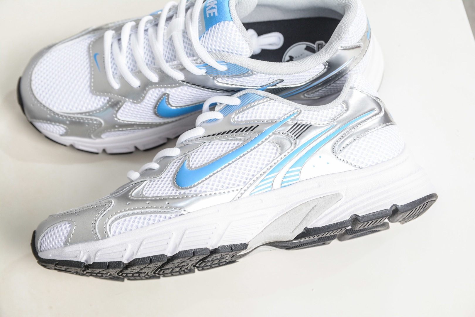 NK Air Zoom Vomero 20 經典復古潮流運動跑鞋 
貨號：HM9149 101
SIZE：36 36.5 37.5 38 38.5 39 40 40.5 41 42 42.5 43 44 45