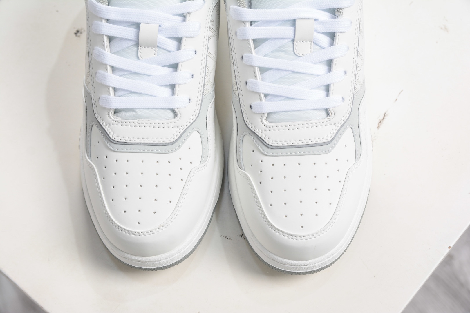 迪奧/Dior B27 Oblique Galaxy Low Top Sneakers B27系列低幫復古真皮百搭運動休閒板鞋 
貨號：3SN272ZIR16536
尺碼：38 39 40 41 42 43 44 45 46