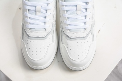 迪奧/Dior B27 Oblique Galaxy Low Top Sneakers B27系列低幫復古真皮百搭運動休閒板鞋 
貨號：3SN272ZIR16536
尺碼：38 39 40 41 42 43 44 45 46