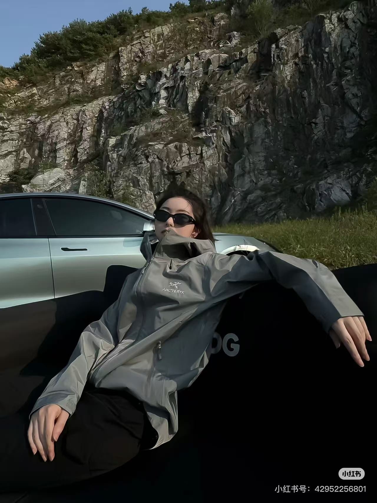 🔝ARC‘TERYX 始祖鳥 BETA LT戶外防水硬殼衝鋒衣
市場獨家全溢膠版本 一比一細節還原
YB四次壓膠工藝 整衣3D立體仿生學設計衣長臂彎 TRI-DURANCE防水防雨面料 自行區別市面先行版本 原包裝原標 全套輔料定制 整衣 腋下YKK雙向拉鍊 五金全部開模定制
R1 SIZE：S-XXL