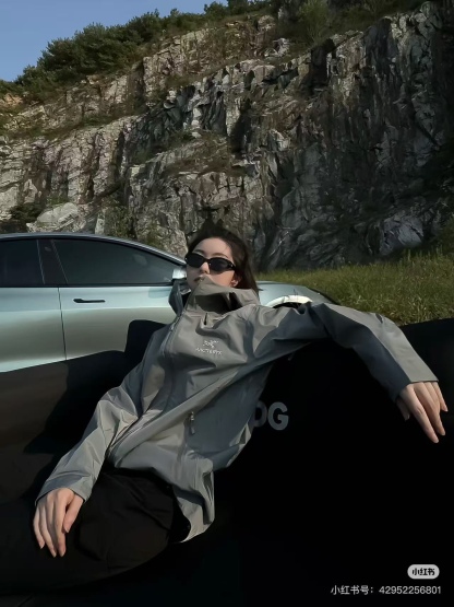 🔝ARC‘TERYX 始祖鳥 BETA LT戶外防水硬殼衝鋒衣
市場獨家全溢膠版本 一比一細節還原
YB四次壓膠工藝 整衣3D立體仿生學設計衣長臂彎 TRI-DURANCE防水防雨面料 自行區別市面先行版本 原包裝原標 全套輔料定制 整衣 腋下YKK雙向拉鍊 五金全部開模定制
R1 SIZE：S-XXL