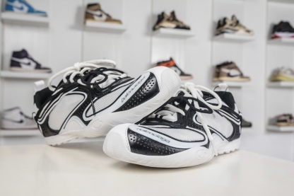 Balenciaga巴黎世家 25代 Radar 圓頭系帶 做舊效果 巴黎新款 
貨號：865703 WSTE0 9010
尺碼：35 36 37 38 39 40 41 42 43 44 45