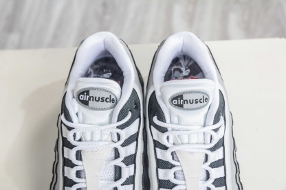 Yu-Gi-Oh! x NK Air Muscle 95時尚舒適減震耐磨低幫休閒跑步鞋 遊戲王聯名灰色
貨號：II7404 100 
 SIZE：40 40.5 41 42 42.5 43 44 44.5 45 45.5 46 47.5 48.5