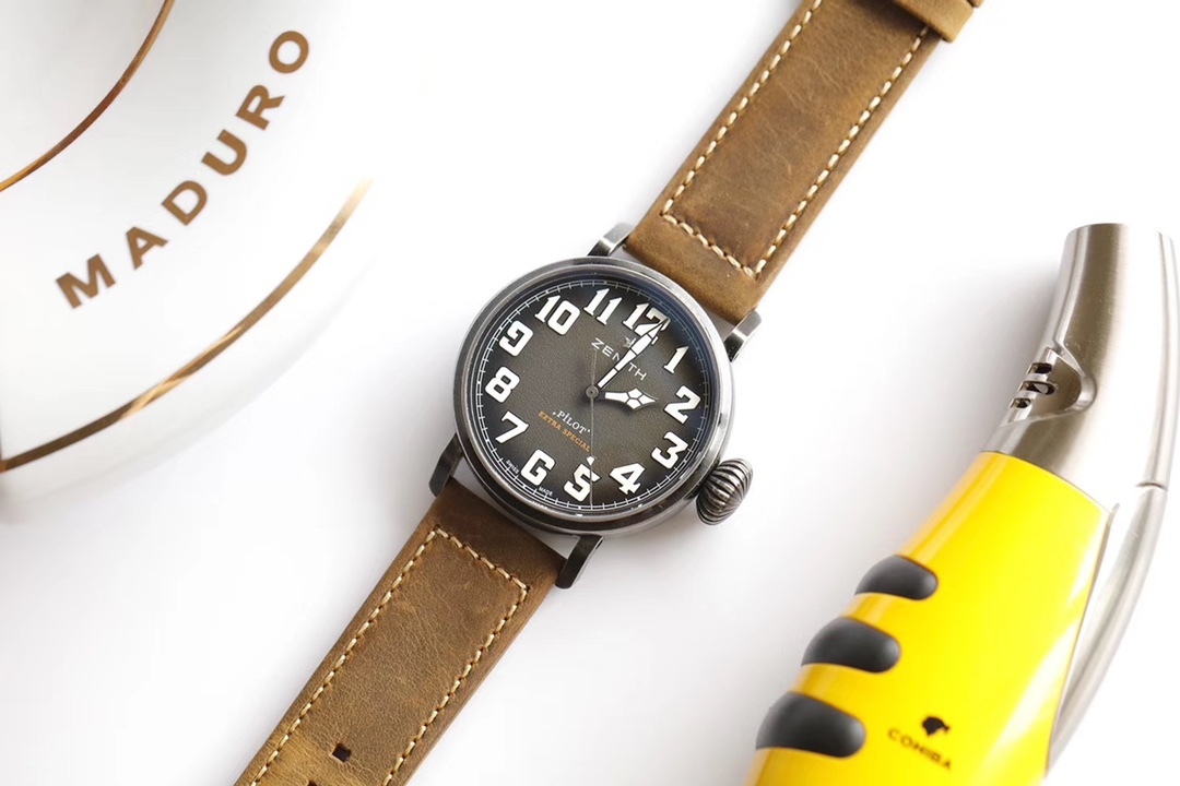 真力時 
大飛 新款限量版原裝1:1 殼套 45mm*14mm 日本8215 機械機芯 零返修 藍寶石玻璃 超級瑞士夜光 高檔進口瘋馬皮！！！