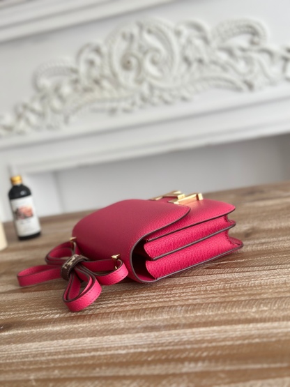 康康  空姐包  
constance  19cm  
epsom掌紋小牛皮  半收工  蠟線縫製