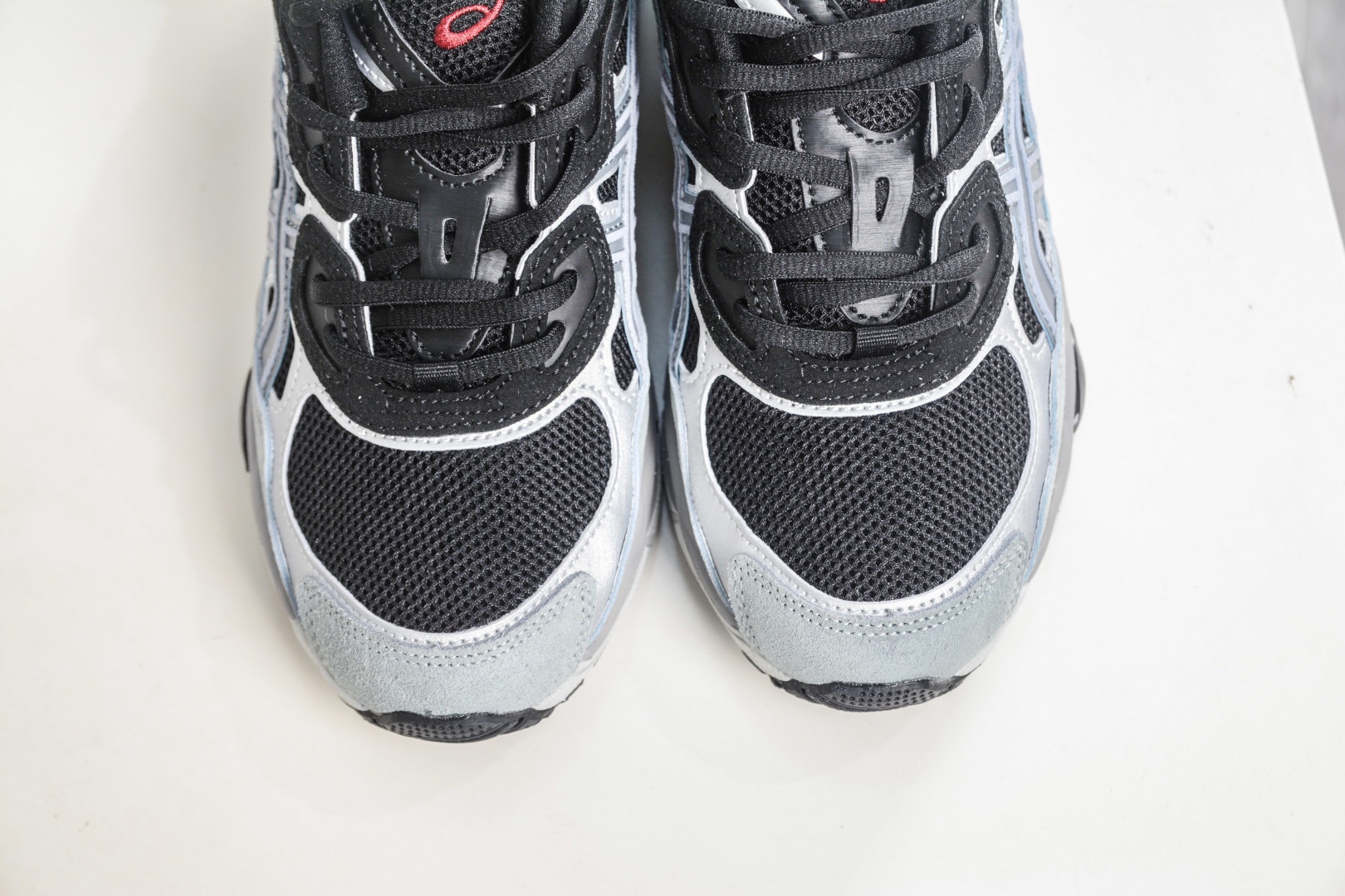 Asics Gel-NYC 亞瑟士運動休閒透氣專業跑鞋
貨號: 1203A383 003
尺碼：36 37 37.5 38 39.5 40 40.5 41.5 42 42.5 43.5 44 45