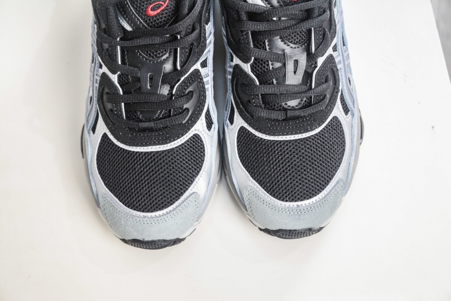Asics Gel-NYC 亞瑟士運動休閒透氣專業跑鞋
貨號: 1203A383 003
尺碼：36 37 37.5 38 39.5 40 40.5 41.5 42 42.5 43.5 44 45