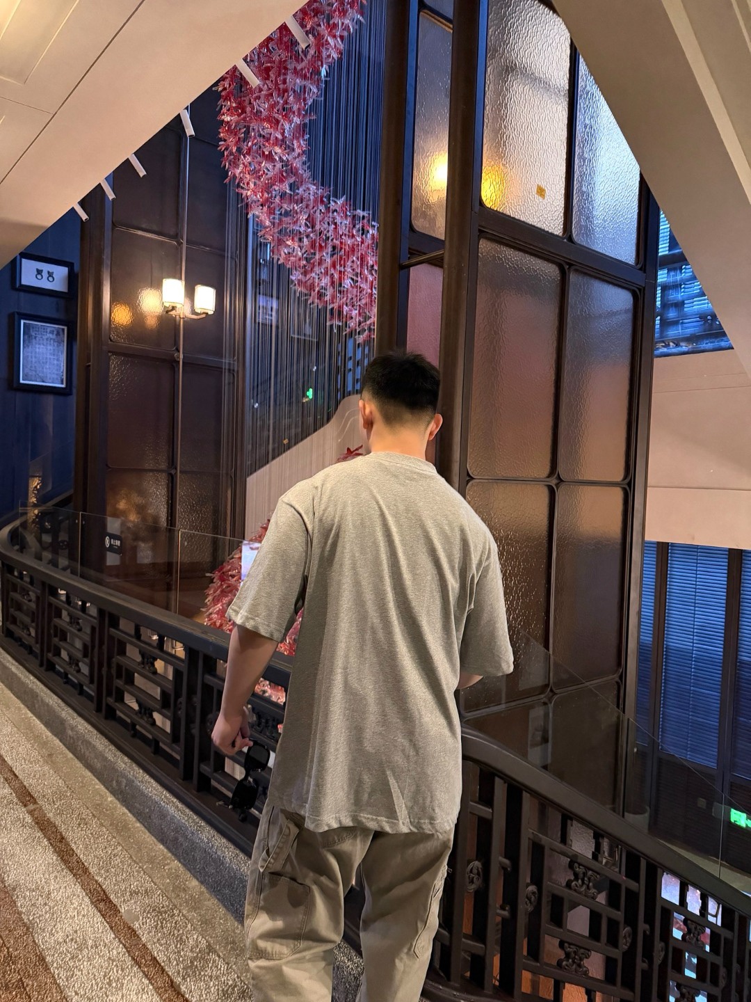 🔝BALENCIAGA巴黎世家BLCG 側邊草體字母短袖T恤
正品購入開發，40支雙紗巴黎棉210克，1*1配套十字羅紋280克，進口刺繡，面料酵洗，定制1：1商標，寬松版型
B Size：S-XL