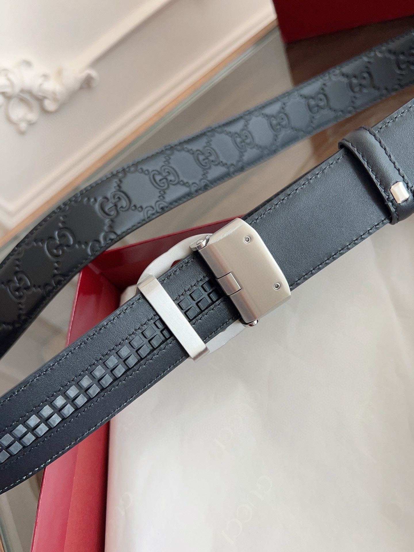 Gucci 古馳 自動平滑扣腰帶 精鋼打造五金 寬度35MM寬 雙面頭層牛皮 自由裁剪設計。