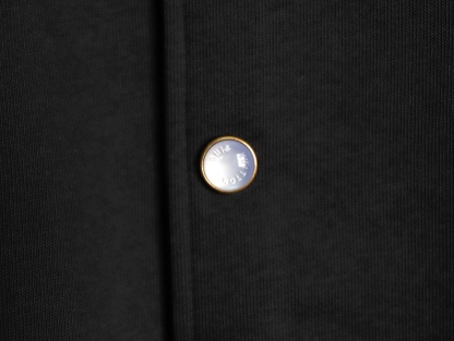 🔝LOUIS VUITTON LV 黑白拼皮棒球服夾克外套
原版22000購入開發，圓啊阿姨布料採用加厚550g賽爾棉潮牌衛衣料，進口精梳棉雙股珠地面料，彩色漸變螺紋，進口機精密刺繡，多重面料復合，原版定制輔料。定做珍珠紐扣，寬松版型，男女同款
B Size：S-L