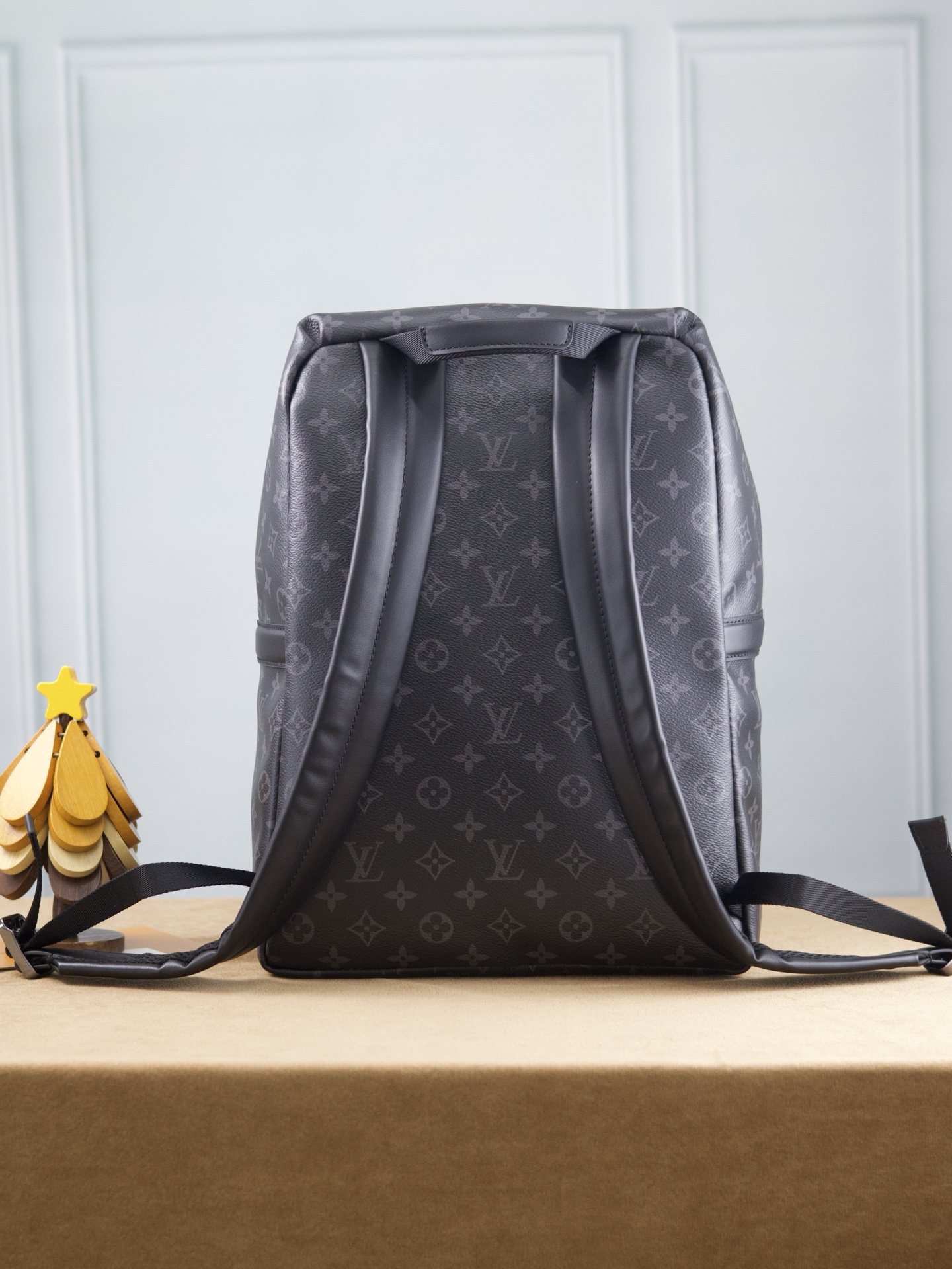 【163C01芯片版】
DISCOVERY 雙肩包
型號：M43186
材料：進口原廠面料 原廠皮
尺寸：30x40x20cm