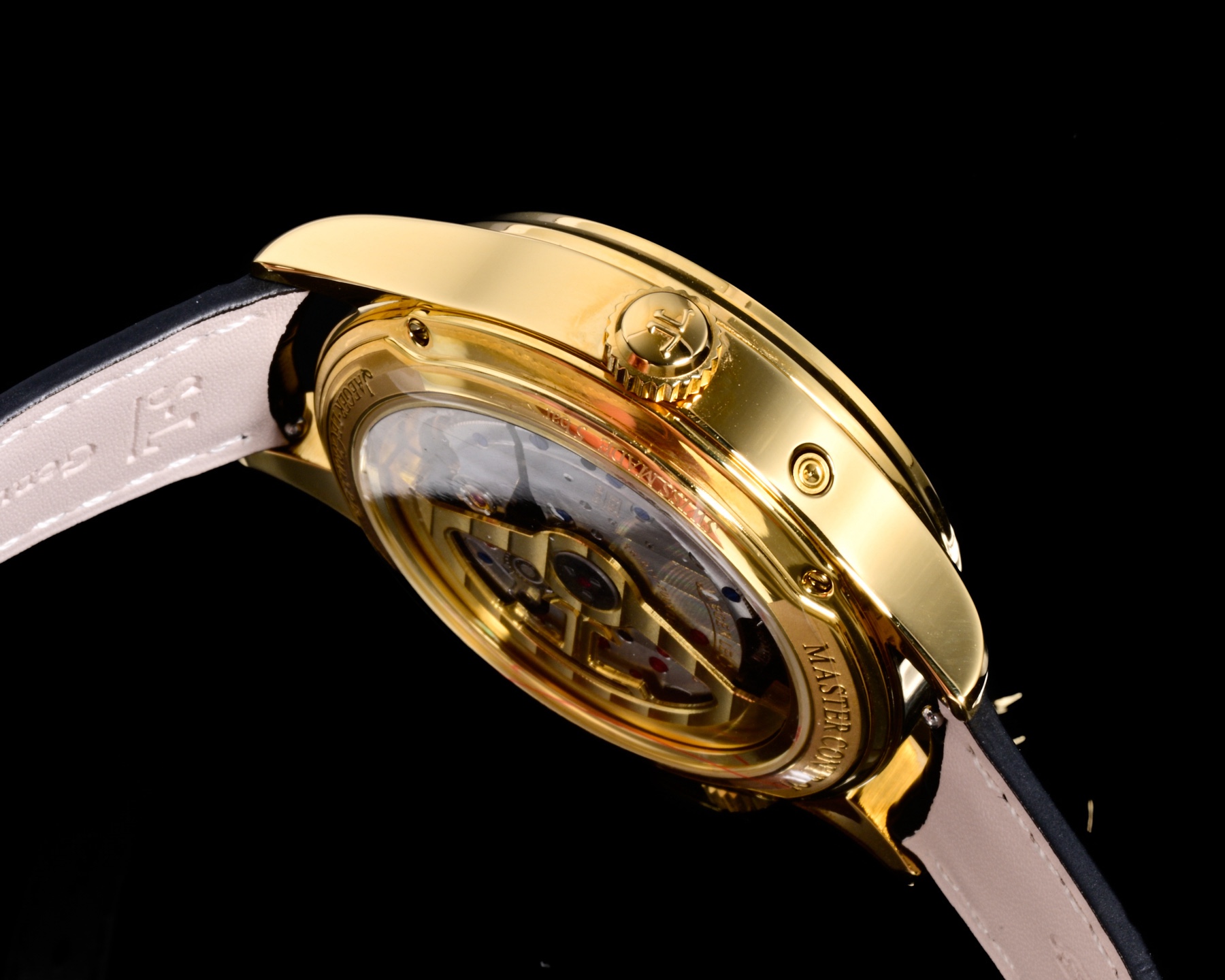 
Factory出品
【市場最高版本】JL積家 各路大咖都叫它大醜 其實賦予的是極高贊美 論品味與外觀 在鐘錶界有著舉足輕重的地位 戴出去怎麼都是長臉 各種彰顯品味 Master 地理學家大師系列 Q1428421 復刻版全新升級 多功能腕表 升級Cal.939A機芯 打磨效果更近原裝 升級軸 自動陀為玫金邊 字面紋路清晰 功能：日期顯示 雙時區 動力儲備顯示 316L精鋼  直徑42mm  原裝折疊扣！V+ Factory匠心之作 值得你擁有！