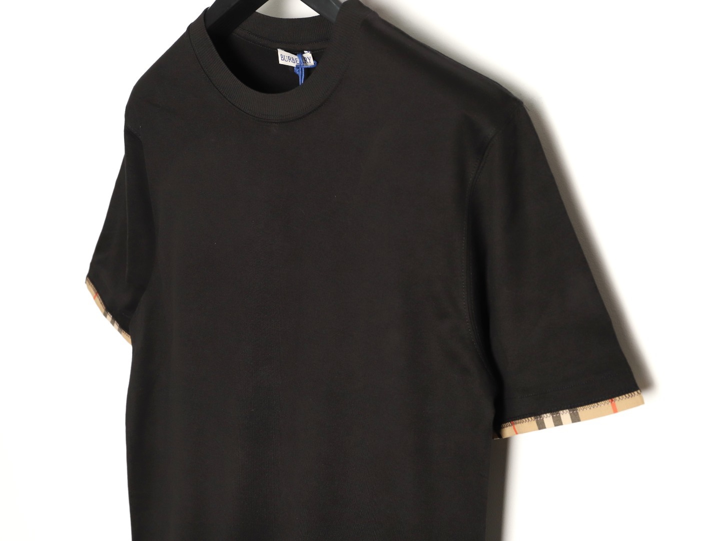 🔝BURBERRY巴寶莉BBR 格紋拼袖短袖T恤
正品購入，50支雙股100%精梳棉170克，2*2精品羅紋210克，面料拼接，面料酵洗，定制1：1商標，合身版型
B Size：S-XL