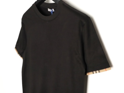 🔝BURBERRY巴寶莉BBR 格紋拼袖短袖T恤
正品購入，50支雙股100%精梳棉170克，2*2精品羅紋210克，面料拼接，面料酵洗，定制1：1商標，合身版型
B Size：S-XL