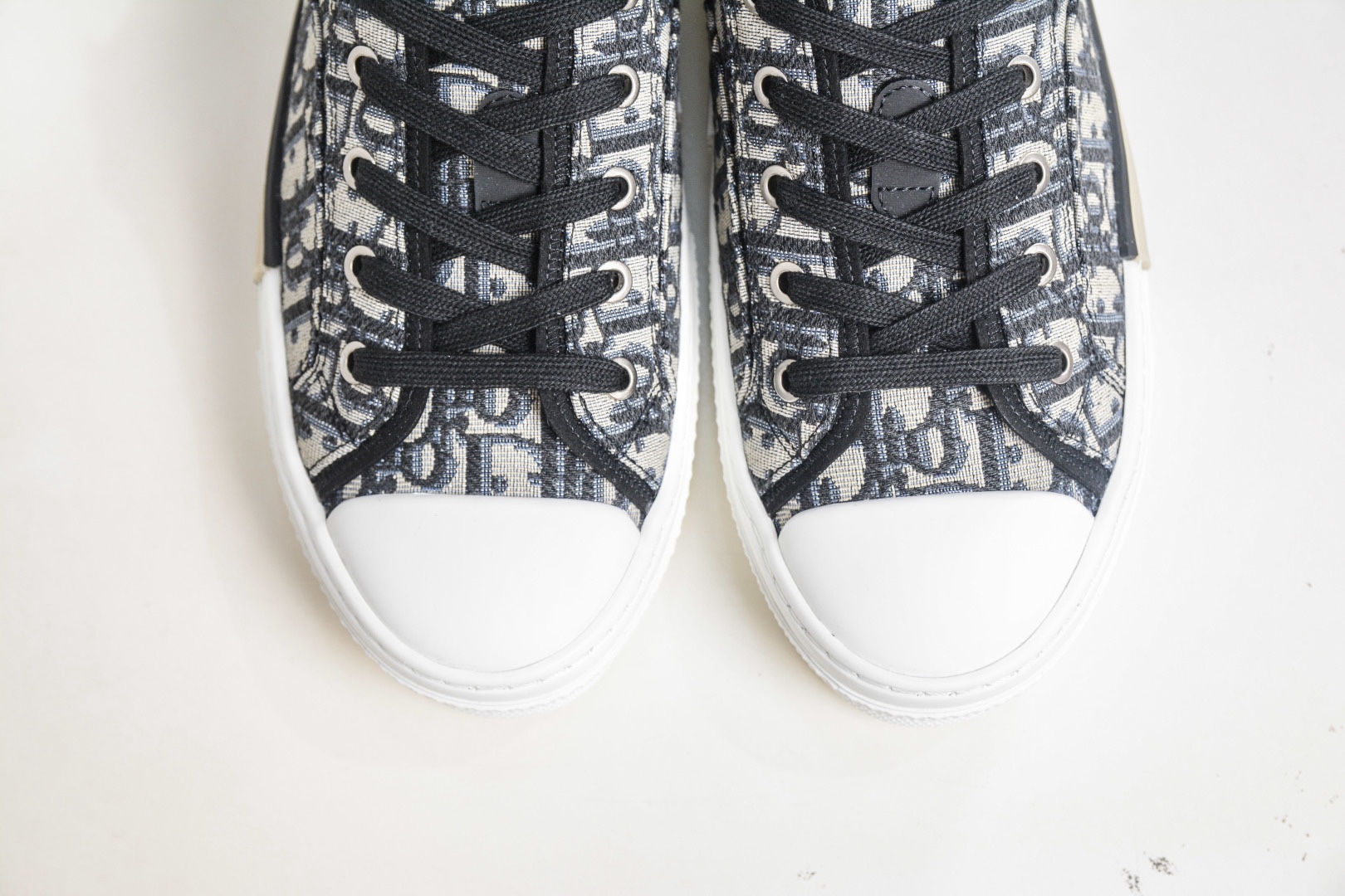 Dior B23 迪奧“CD重影”系列
貨號: 3SN272ZIR16536
尺碼：38 39 40 41 42 43 44 45