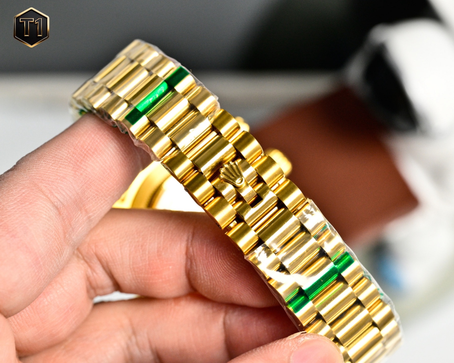 
年度新款強力推薦
🔥經典日誌系列-多功能腕表🔥
防表屆最高版本⌚️勞力士⌚️ 複雜系列六針男表[愛心]爆款[愛心] 多功能腕表。
1⃣️搭載原裝進口9100星期月份月相動能功能機芯機械表！
2⃣️錶盤上採用經典獨家高級奢華稜紋 突顯出這款腕表的華貴氣質[呲牙]
3⃣️錶帶採用進口316鋼帶腕表！
4⃣️表鏡採用雙卜藍寶石鏡面！
5⃣️透視底蓋！
6⃣️直徑41毫米，厚度10毫米！
腕表功能匯集星期/月份/日期/月亮/太陽等功能於一身，最佳男士商務腕表真正的標配！為高端腕表的代表之作！
榮譽出品