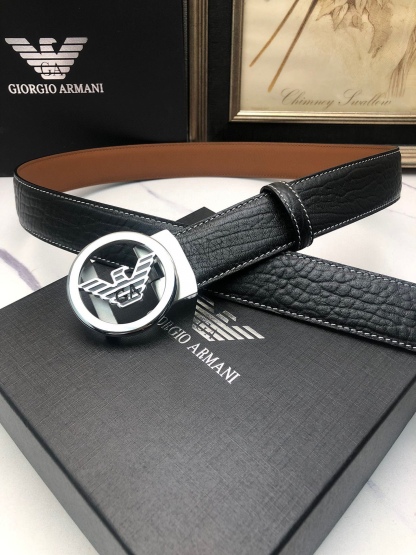 阿曼妮：原單頭層牛皮大象皮紋面，內襯頭層小牛皮底，搭配原單自動扣，可裁剪的自動帶，此款腰帶面雙採用意大利原定廠制進口牛皮帶身 ，對專版櫃足寬3.5