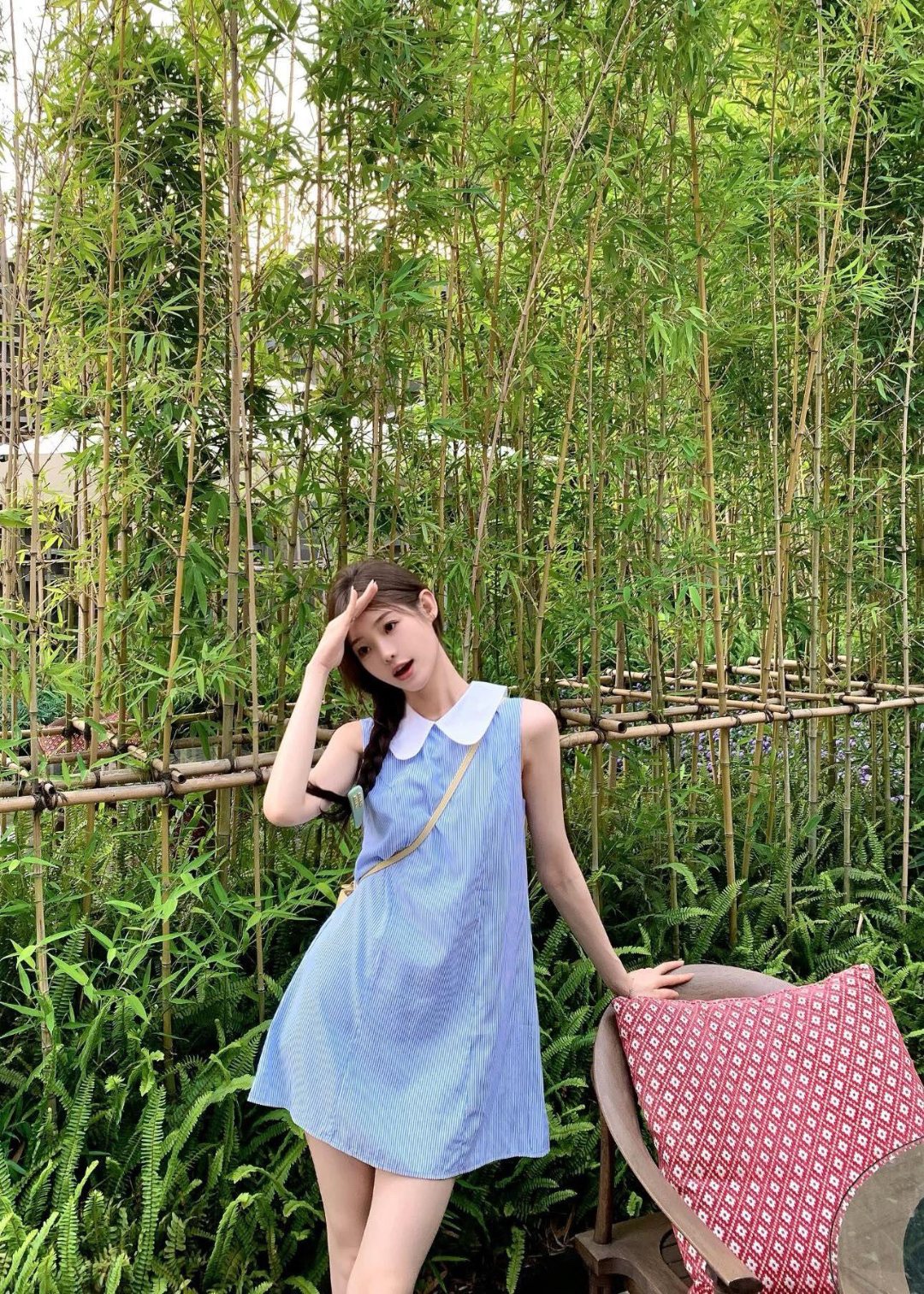 🔝Thom Browne TB 蝴蝶結條紋連衣裙
襯衫裙學院風，領口採用娃娃領設計，三色織帶可以前後裝飾，YB購買對版對標出版，定制面料，區別市場通貨。
尺碼：1 2 3