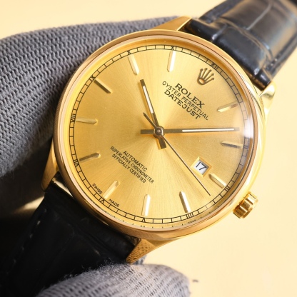 
最新爆款主推☄️☄️ 勞力士【ROLEX】男士腕表 採用獨特的錶盤設計 搭配而來的是更高檔奢華的勞力士🪐， 初識勞力士必憧憬有朝一日能擁有它，戴上勞力士必順風順水必發達，你值得擁有，歡迎評鑒！！
機芯：搭配全新進口8215西鐵城（零返修） 尺寸：40🥇 鏡面：藍寶石玻璃永不刮花 材質：316L精鋼表殼 動力：儲存48小時 防水深度：100米🥈 🥉意大利小牛皮帶，原裝針扣！