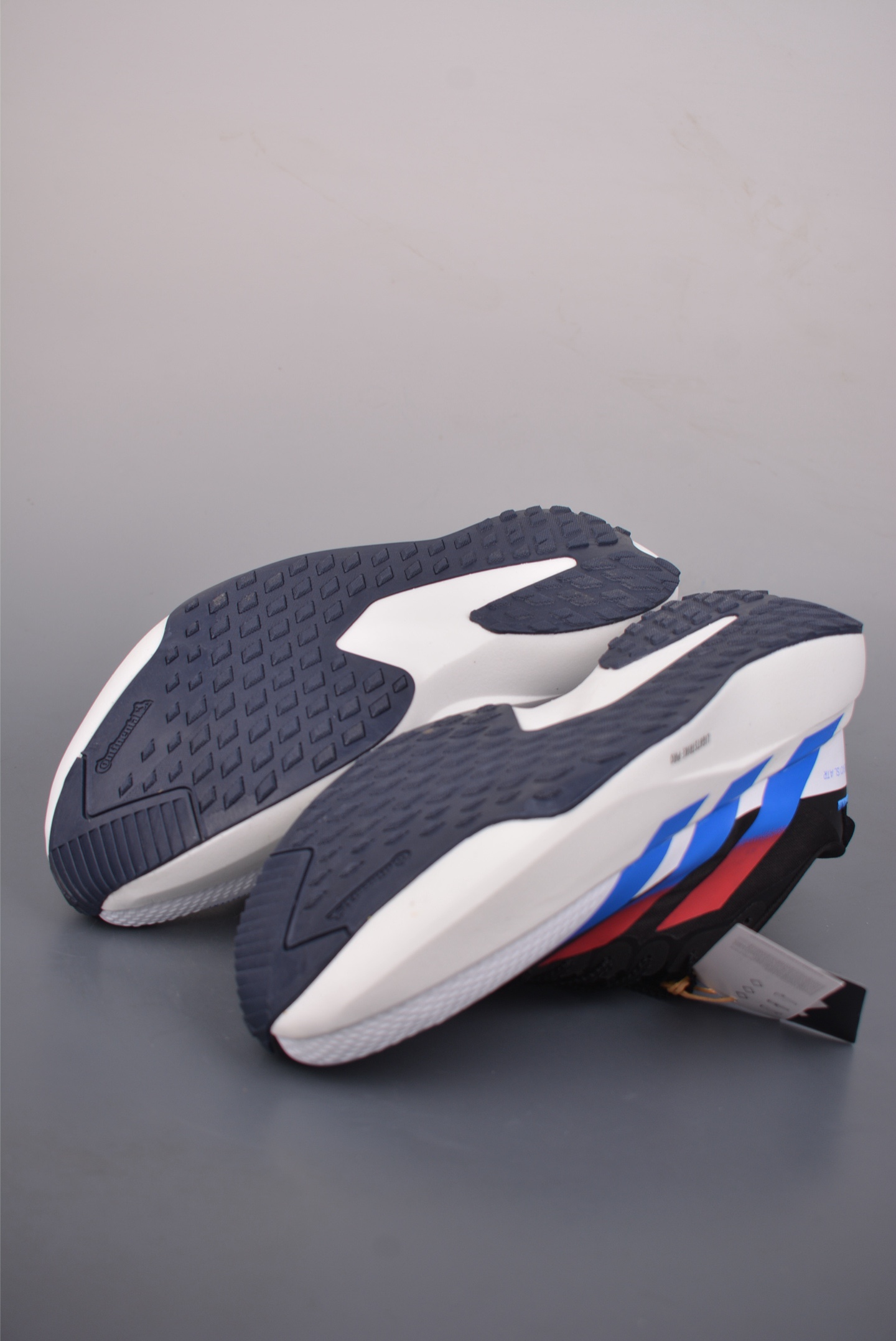 Adidas Adizero Evo SL ATR M
阿迪超輕透氣緩震跑鞋 
官方貨號: KK10662332
尺碼：36 36.5 37 38 38.5 39 40 40.5 41 42 42.5 43 44 44.5 45 46