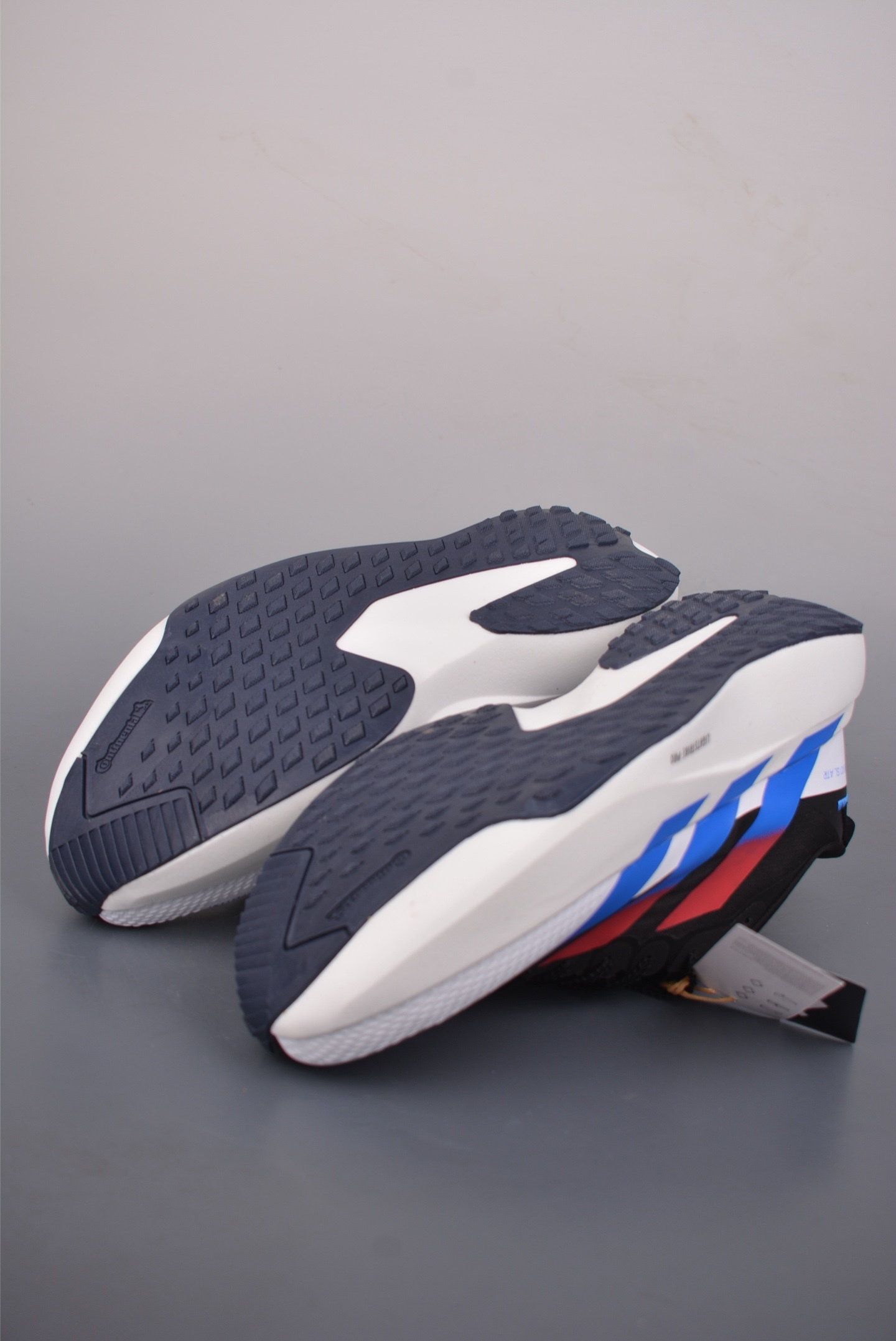 Adidas Adizero Evo SL ATR M
阿迪超輕透氣緩震跑鞋 
官方貨號: KK10662332
尺碼：36 36.5 37 38 38.5 39 40 40.5 41 42 42.5 43 44 44.5 45 46