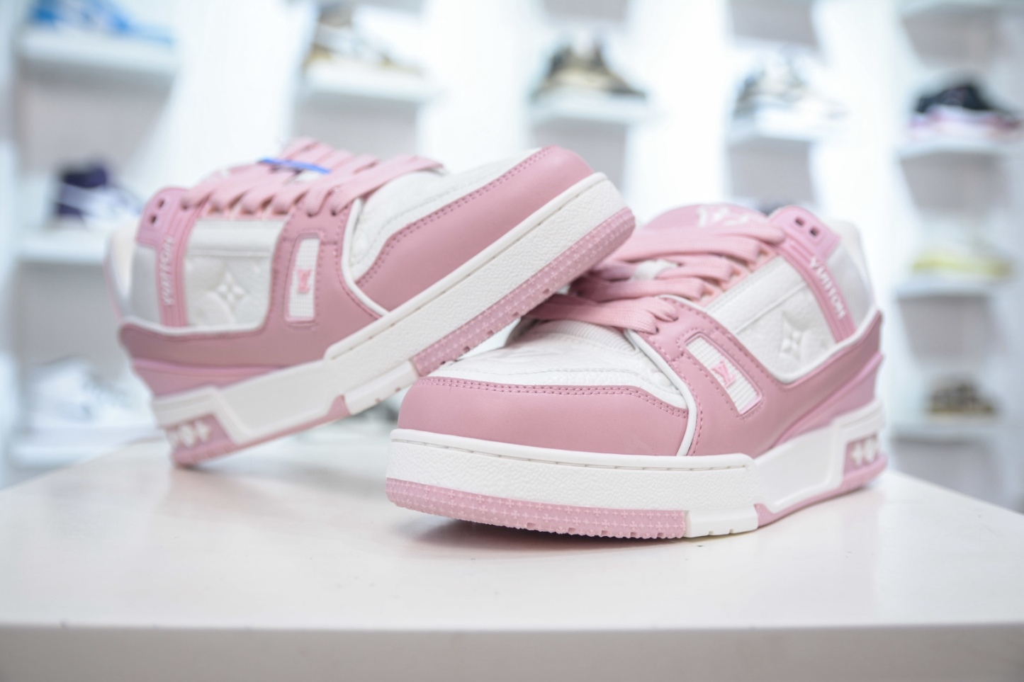 Louis Vuitton Trainer lv時裝走秀運動鞋板鞋 白粉 SIZE：36 37 38 39 40