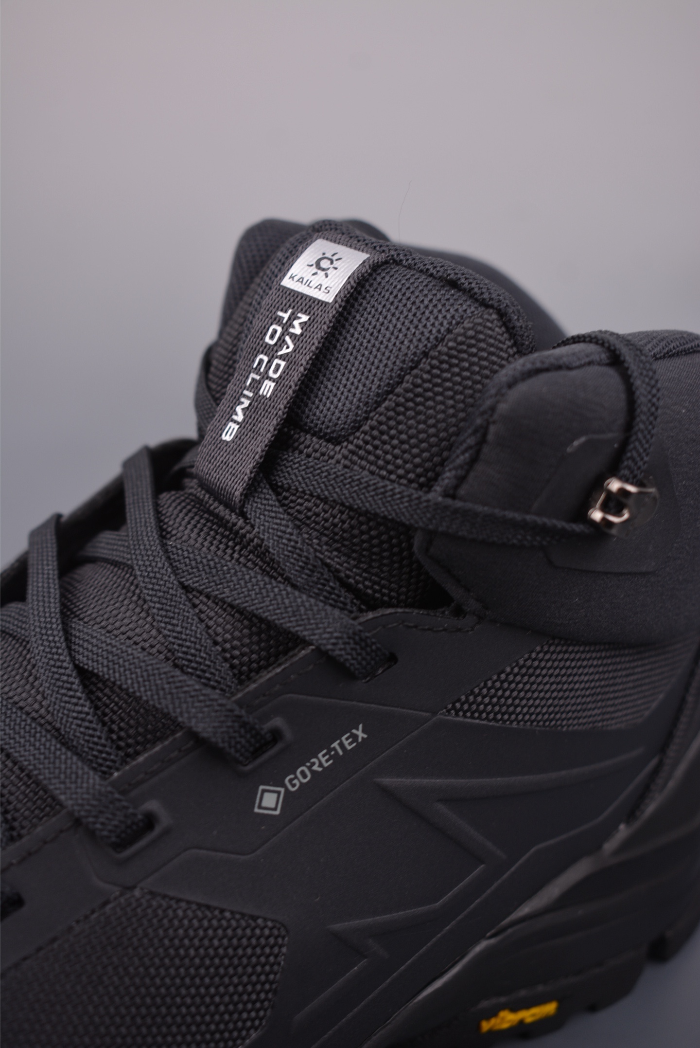 L/KAILAS凱樂石FUGA EX BOA
高幫越野跑山鞋防滑透氣彈力戶外跑步鞋 
官方貨號: KS25321263731
尺碼：39 40 41 42 43 44 45