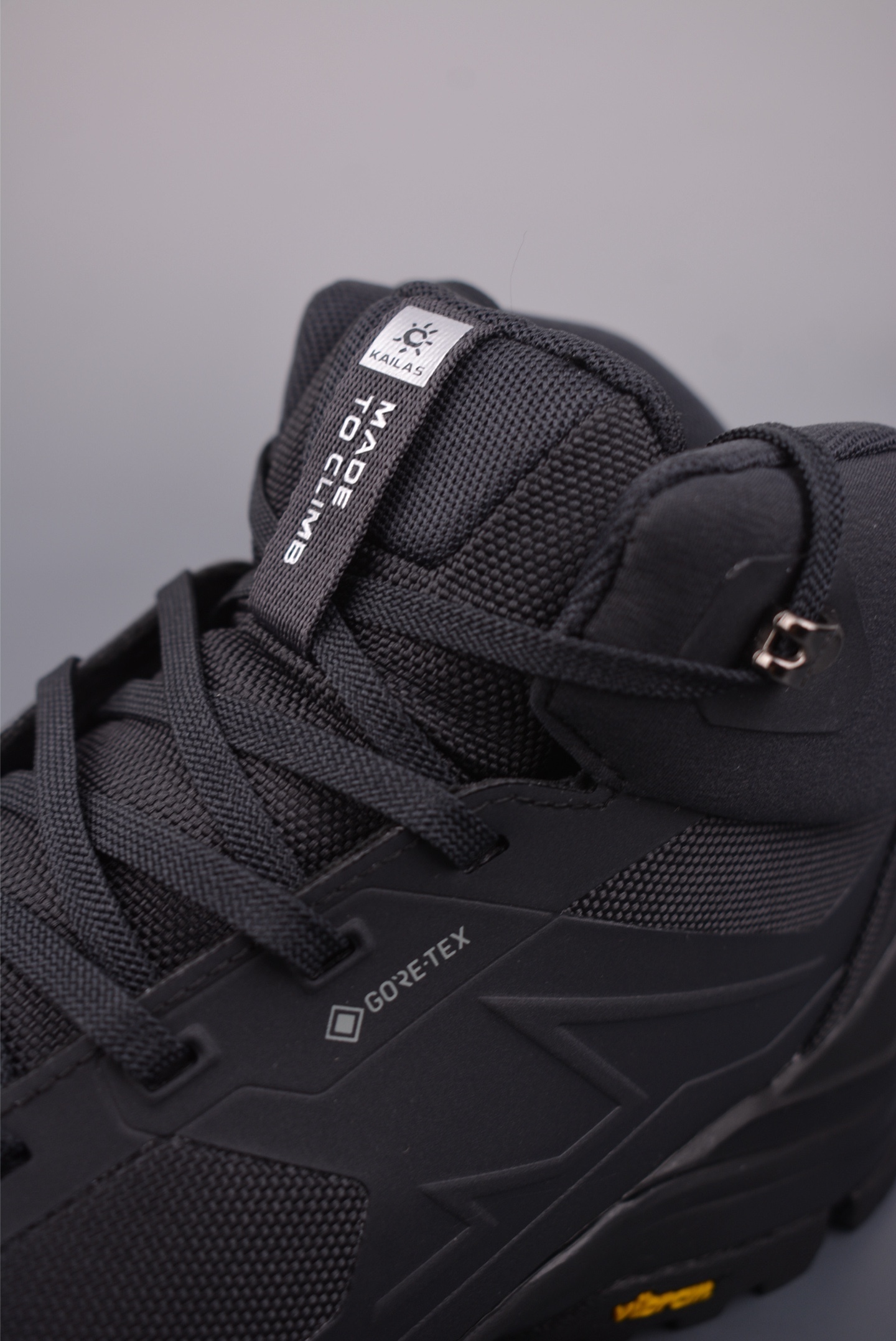 L/KAILAS凱樂石FUGA EX BOA
高幫越野跑山鞋防滑透氣彈力戶外跑步鞋 
官方貨號: KS25321263731
尺碼：39 40 41 42 43 44 45