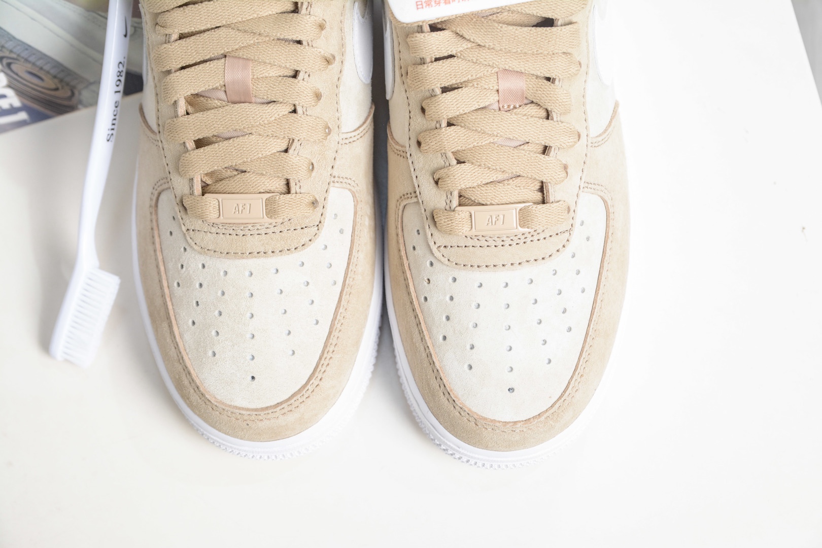 NK Air Force 1 '07 Low 麂皮黃白 
貨號：IQ9964 200
Size：36 36.5 37.5 38 38.5 39 40 40.5 41 42 42.5 43 44 44.5 45