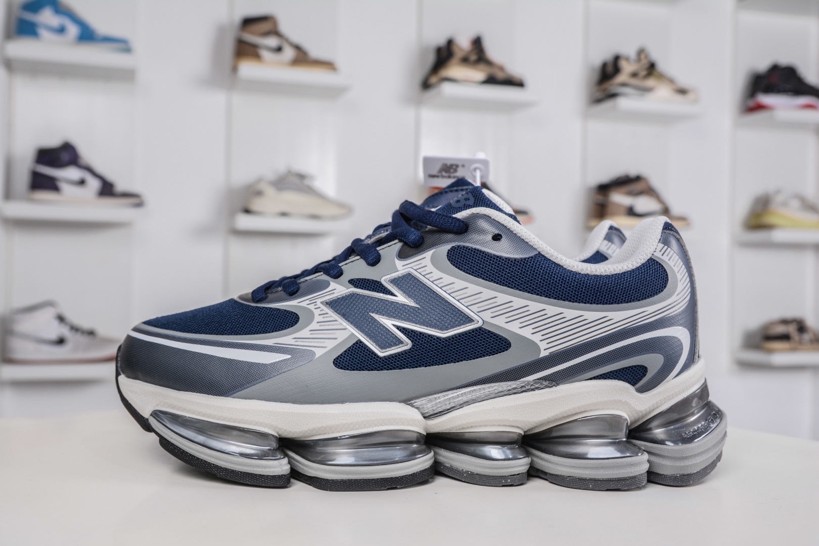 New Balance NB2000 舒適百搭防滑耐磨低幫 休閒跑步鞋
貨號：U20001PB
Size：36-46.5